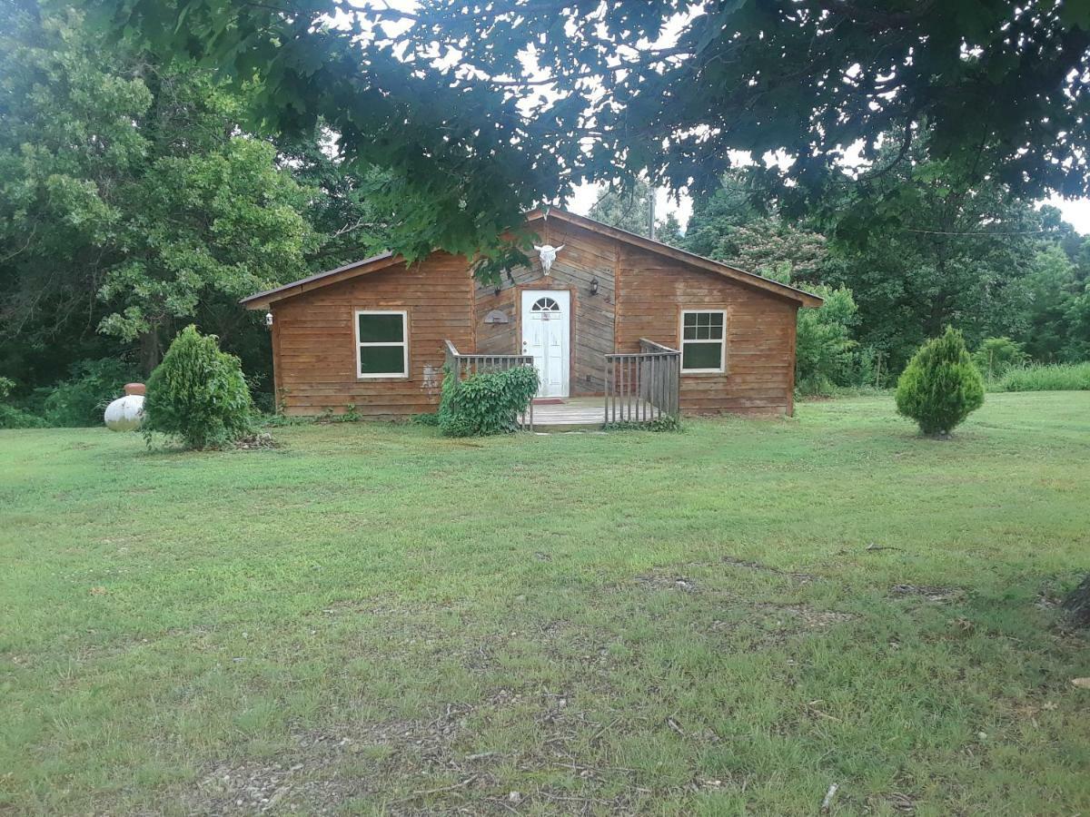 Cedar Cabin Located On A Buffalo Farm Marshall Экстерьер фото